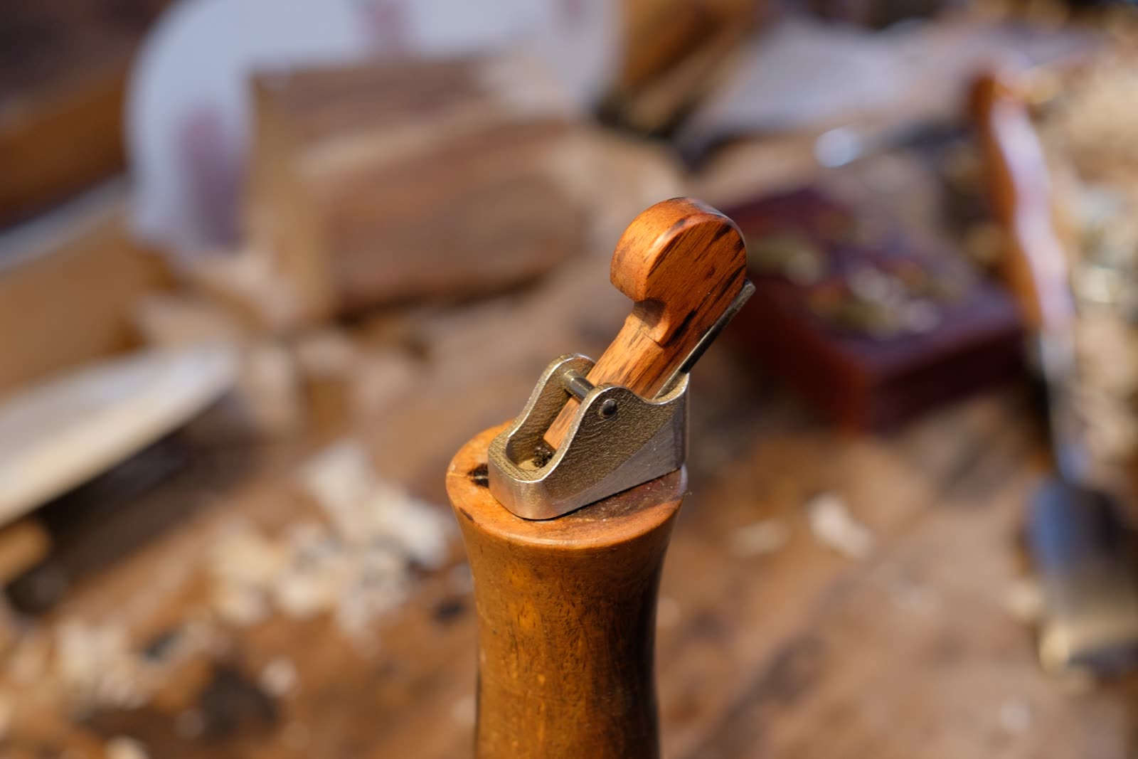 Thumb plane, knob, snakewood